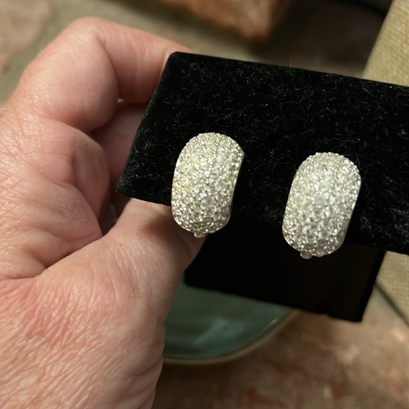 Carolee Vintage Sparkly Crystal Silver Cuff Style Clip on Earrings - Picture 4 of 14